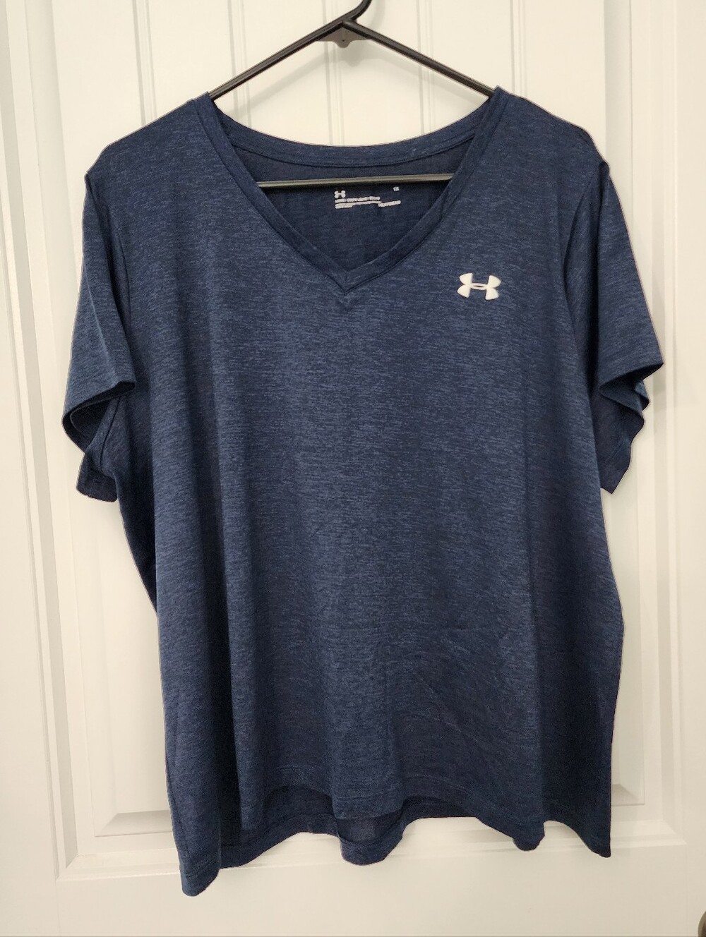Under Armour *Flawed* Women's Tech Twist Heathered Navy V-Neck Top, Size 1X